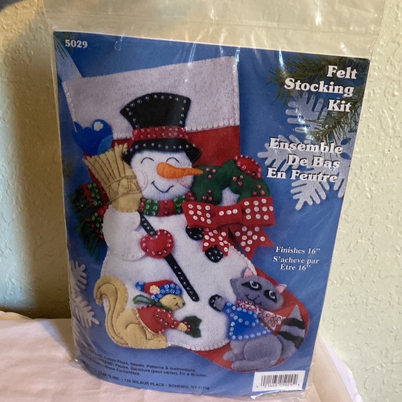 Design Works Crafts Felt Stocking Embroidery Kit Sequin Snowman Raccoon #5029 - Picture 2 of 5